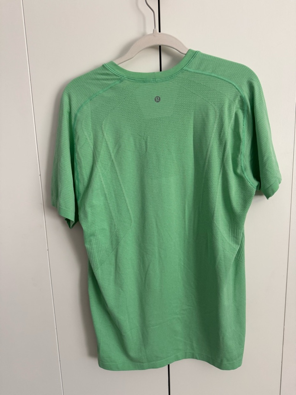 Men's Lululemon Metal Vent Tech Shirt Large - Picture 2 of 5